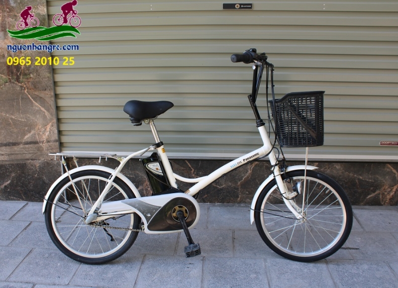 Xe đạp điện Nhật Panasonic màu trắng bánh nhỏ