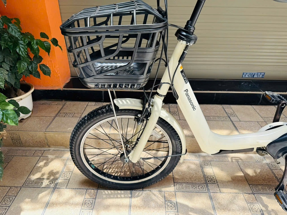 banh-truoc-xe-dap-dien-nhat-tro-luc-panasonic-banh-nho