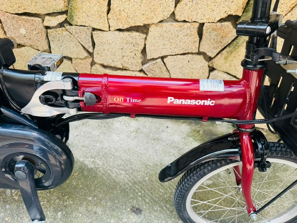 khung-xe-dap-dien-nhat-tro-luc-gap-gon-panasonic-mau-do-den.jpg_2