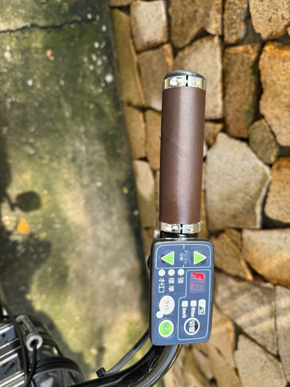 tay-khien-xe-dap-dien-nhat-tro-luc-hydeebe-trang