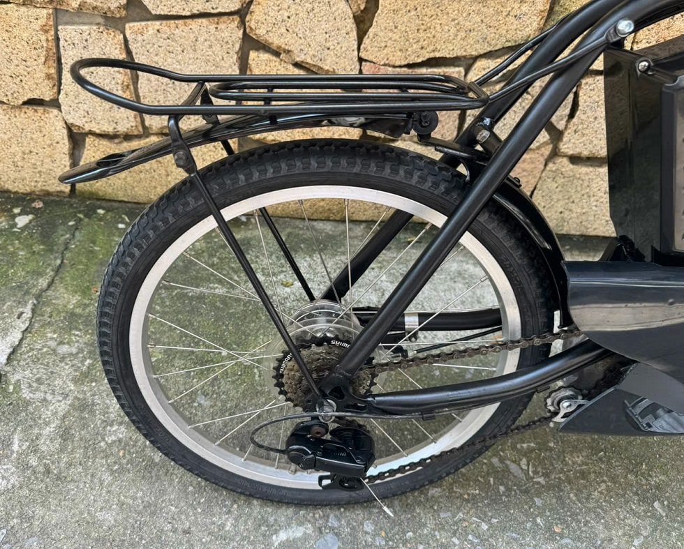 z7130182756793_4a74f21bd3d1156820dd2c37f3a41083